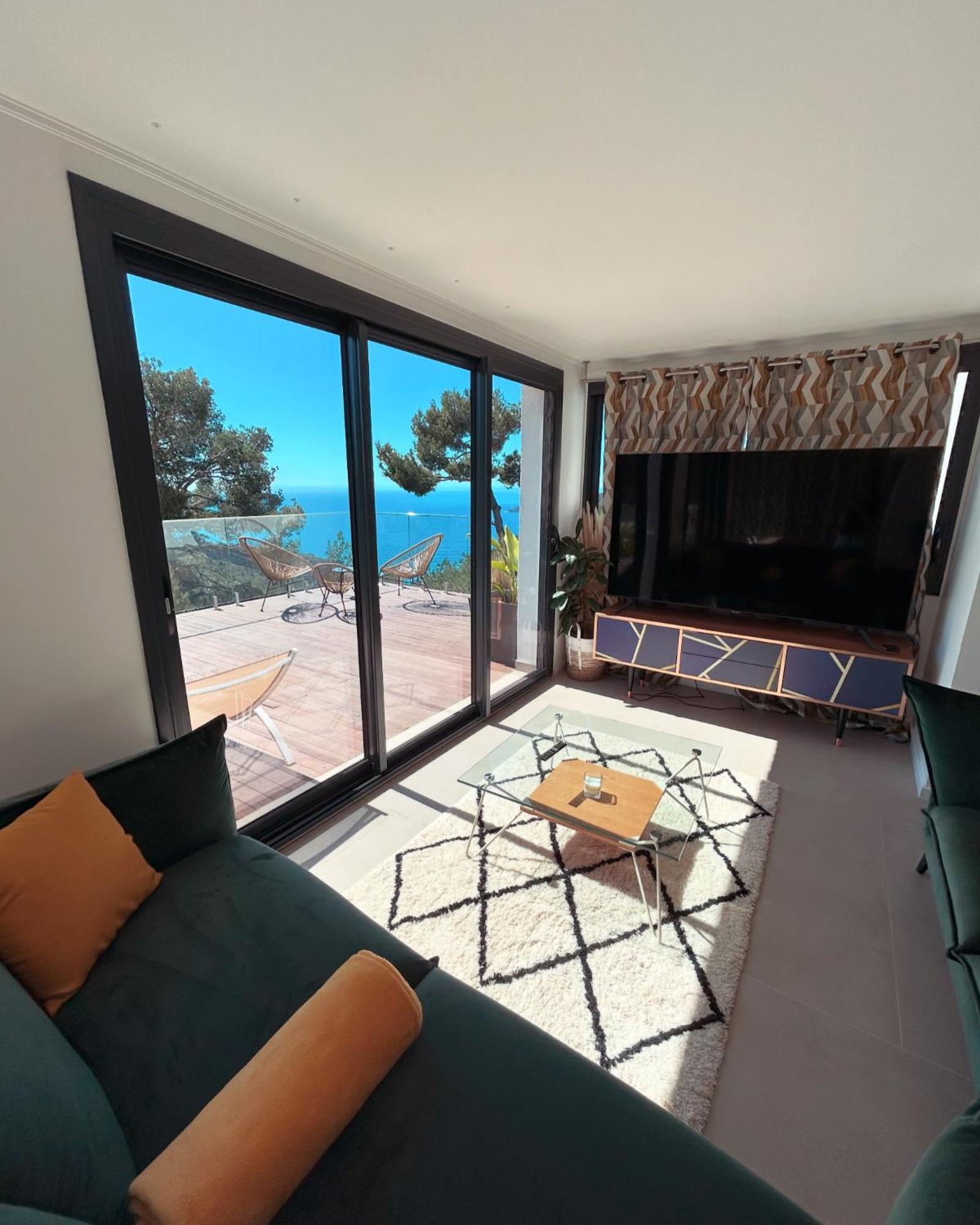Eze - Appartement Dans Bas De Villa Avec Piscine Pres De Monaco Bagian luar foto