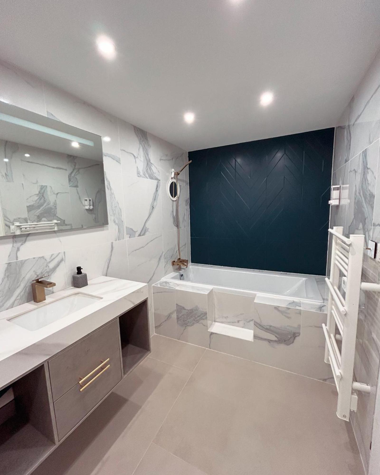 Eze - Appartement Dans Bas De Villa Avec Piscine Pres De Monaco Bagian luar foto