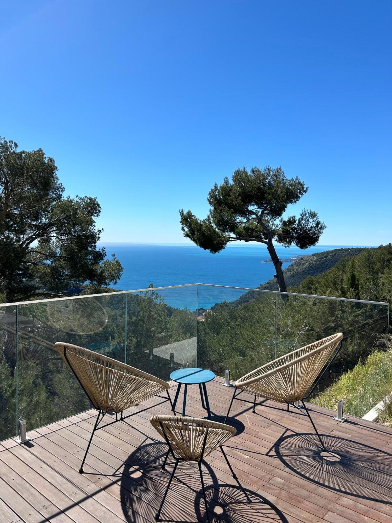 Eze - Appartement Dans Bas De Villa Avec Piscine Pres De Monaco Bagian luar foto