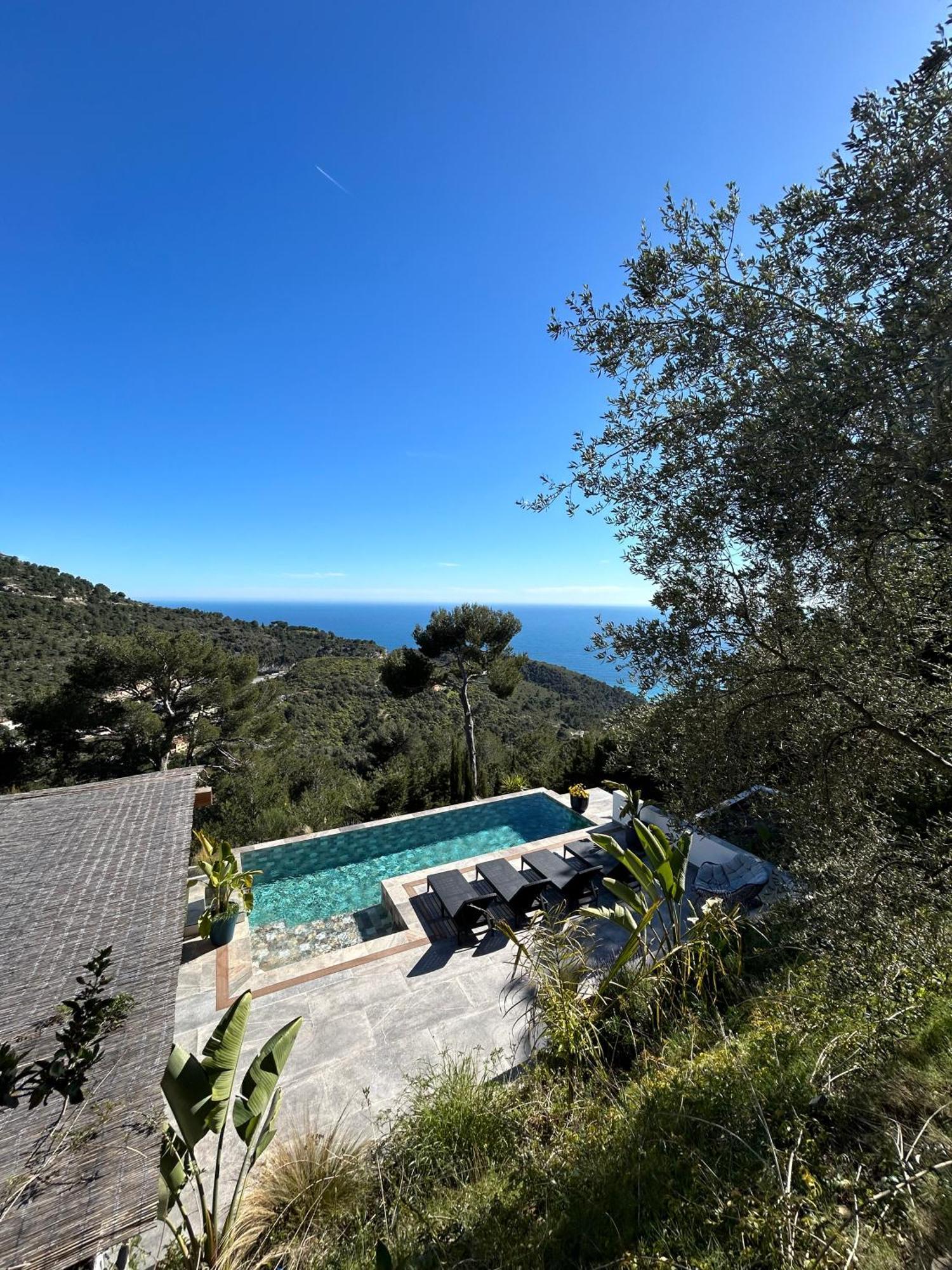 Eze - Appartement Dans Bas De Villa Avec Piscine Pres De Monaco Bagian luar foto